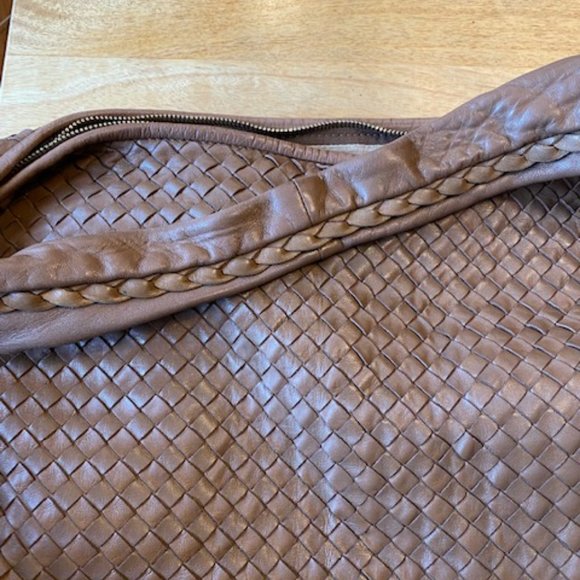 Bottega Veneta Intrecciato Shoulder Bag ~ Large ~ - Picture 7 of 12
